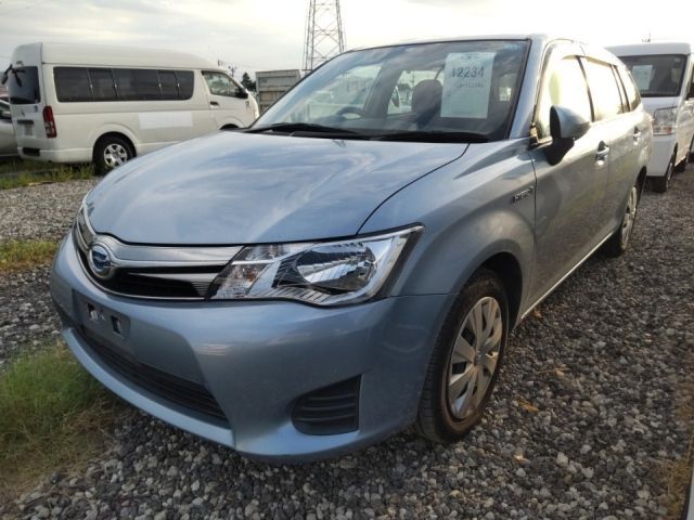 12234 Toyota Corolla fielder NKE165G 2014 г. (LUM Tokyo Nyusatsu)